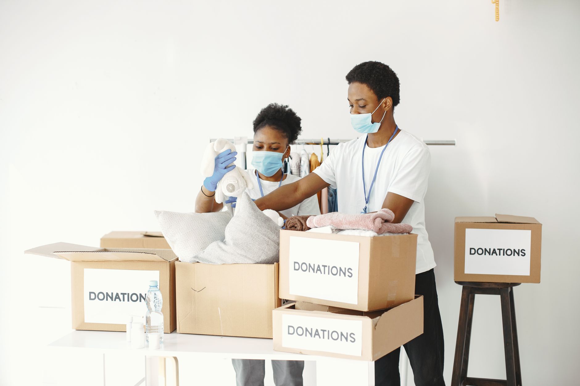 Ilustracja: Baby Bank Donations UK: What to Give, and Where It Goes Baby Bank Donations UK: What to Give, and Where It Goes - zdjecie w tresci