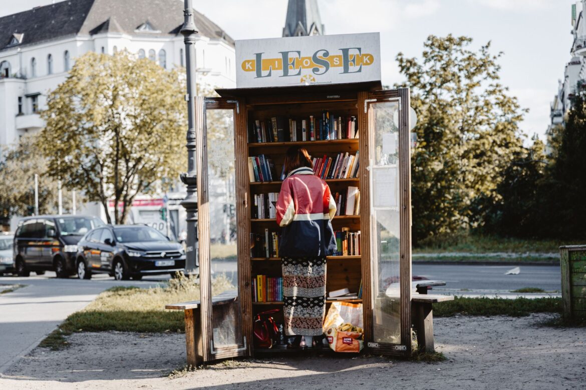 Community Book Exchange Box UK: How to Build, Site and Run One - ilustracja artykulu